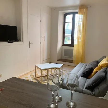 : Beau Studio, Proche Du Chateau * Aubenas
