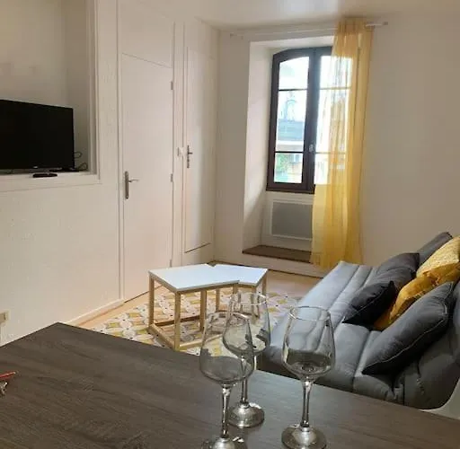 : Beau Studio, Proche Du Chateau * Aubenas